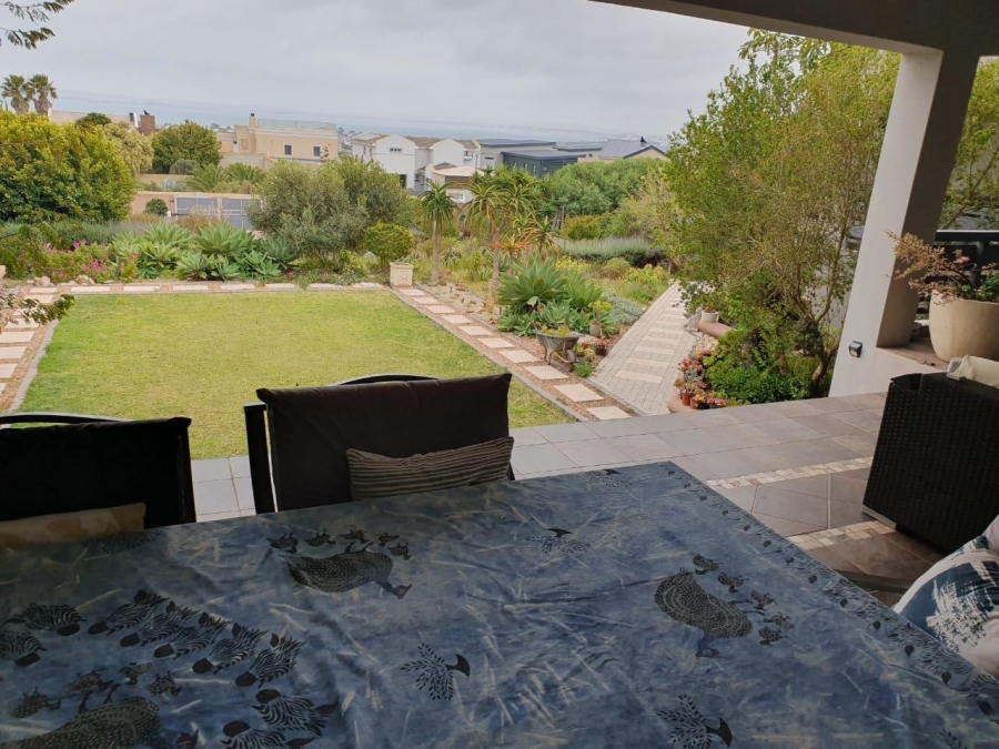 6 Bedroom Property for Sale in Myburgh Park Western Cape